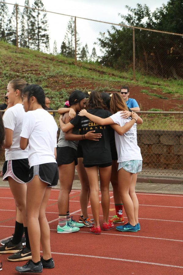 Mililani Track and Field girls distance team.